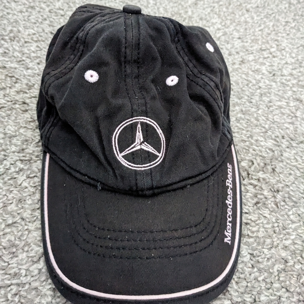 Mercedes Benz women's hat black/pink